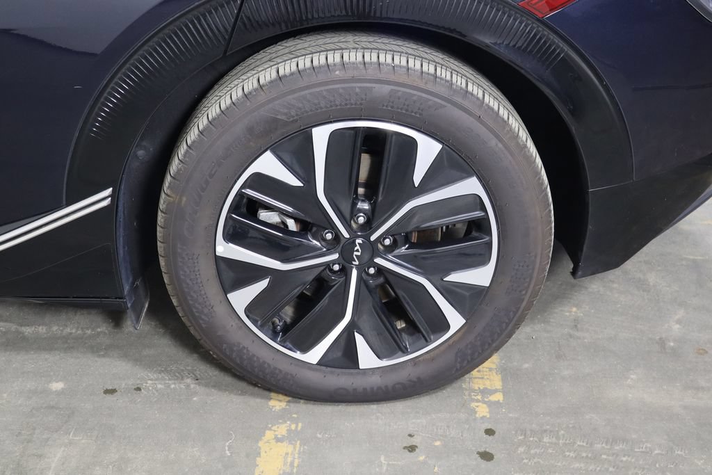 Used 2023 Kia EV6 Wind RWD image 45