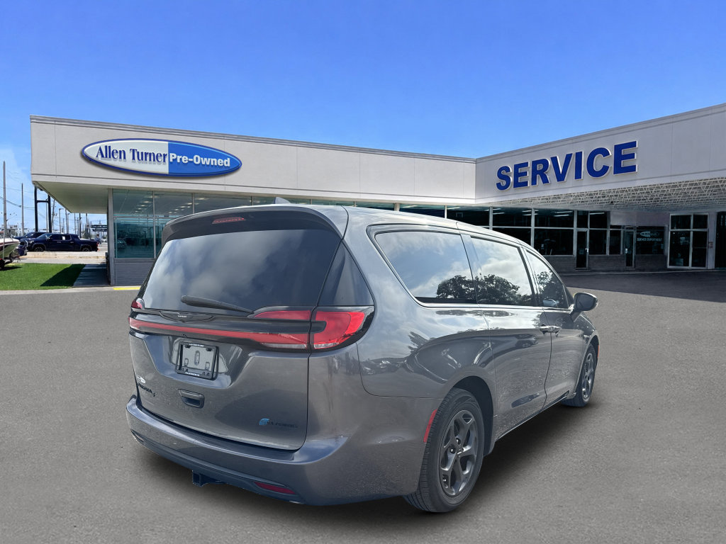 Used 2022 Chrysler Pacifica Touring-L w/ S Appearance Package FWD image 8