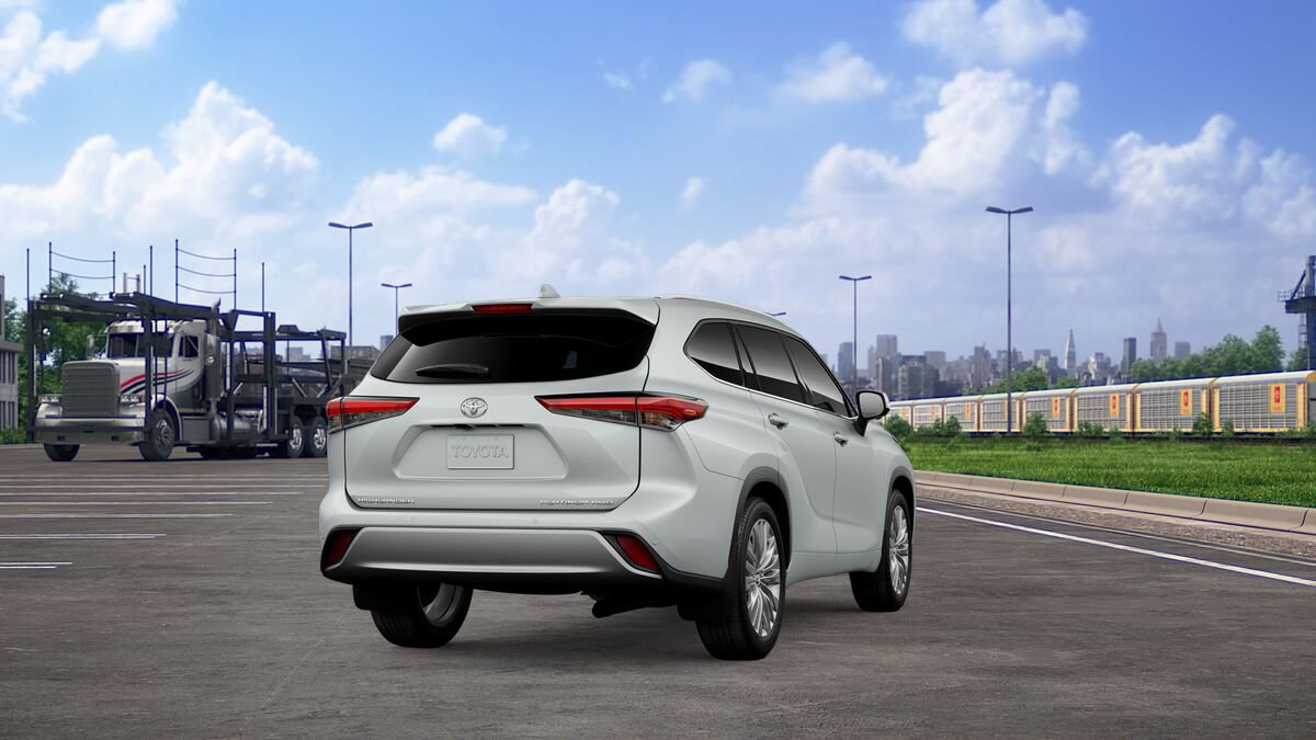 New 2026 Toyota Highlander Platinum image 9