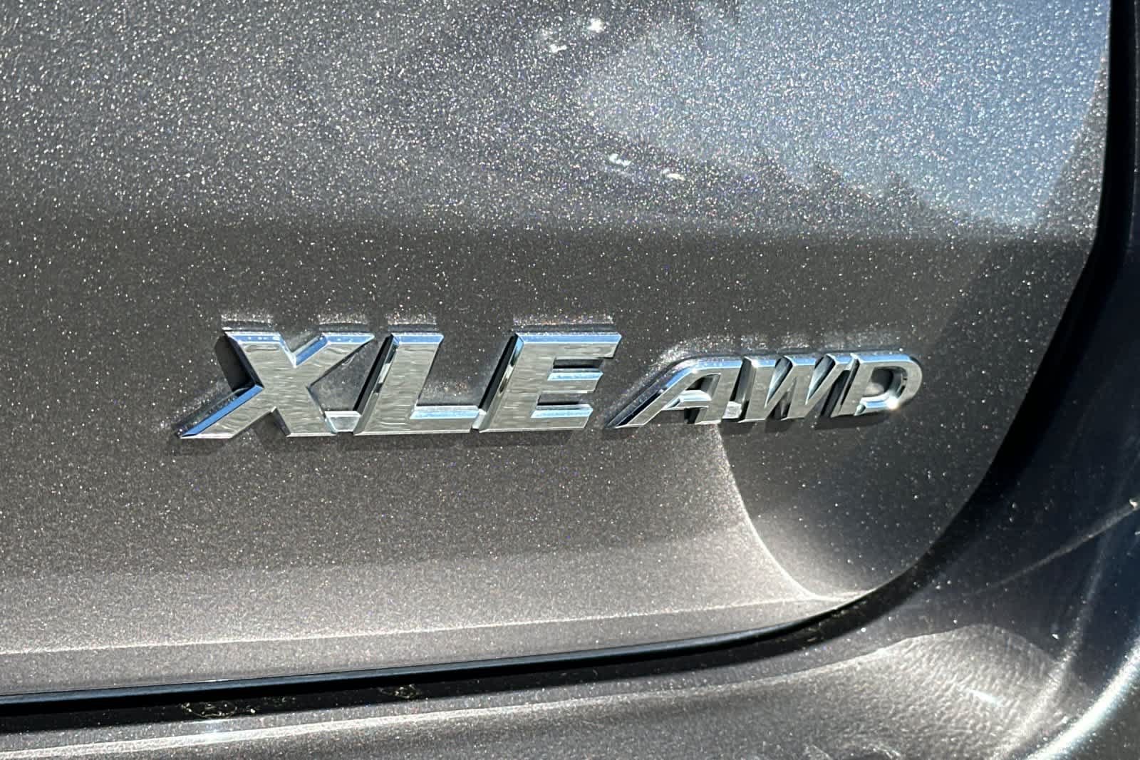 Used 2019 Toyota Highlander XLE AWD/4WD image 33