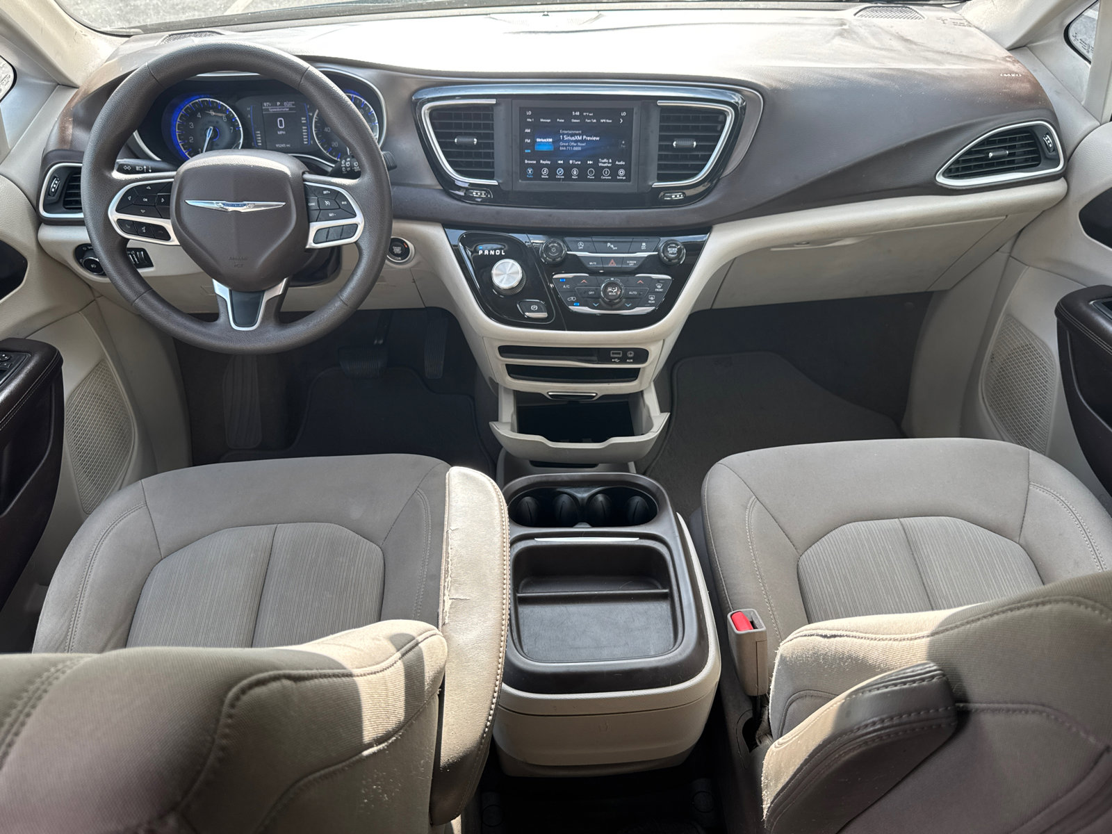 Used 2019 Chrysler Pacifica Touring Plus w/ Tire & Wheel Group FWD image 25