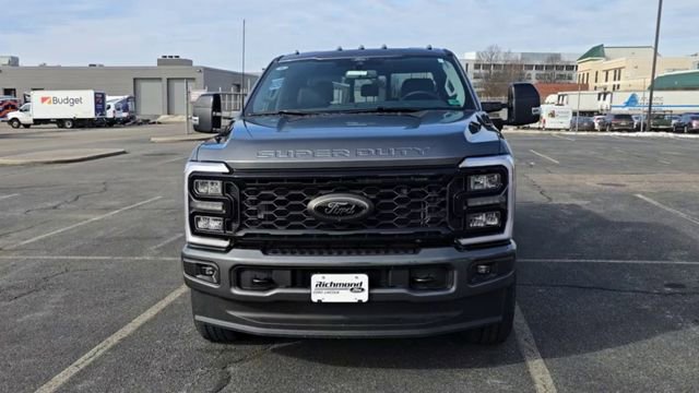 New 2026 Ford F250 Lariat w/ Black Appearance Package image 4