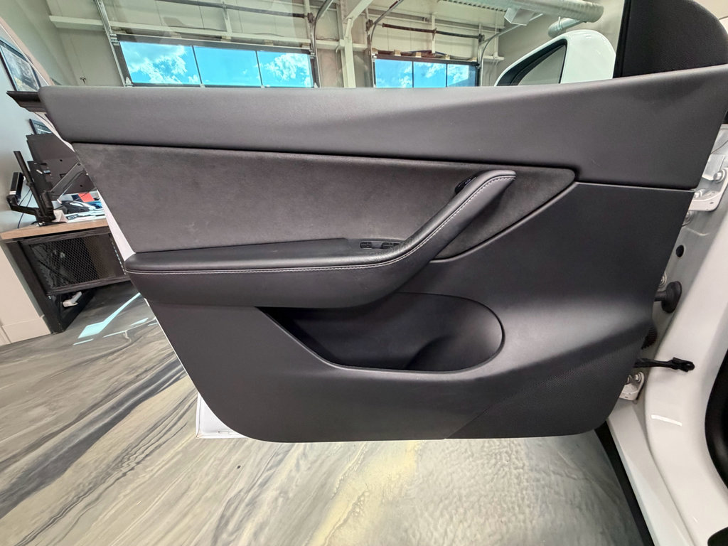 Used 2021 Tesla Model Y Long Range AWD/4WD image 54