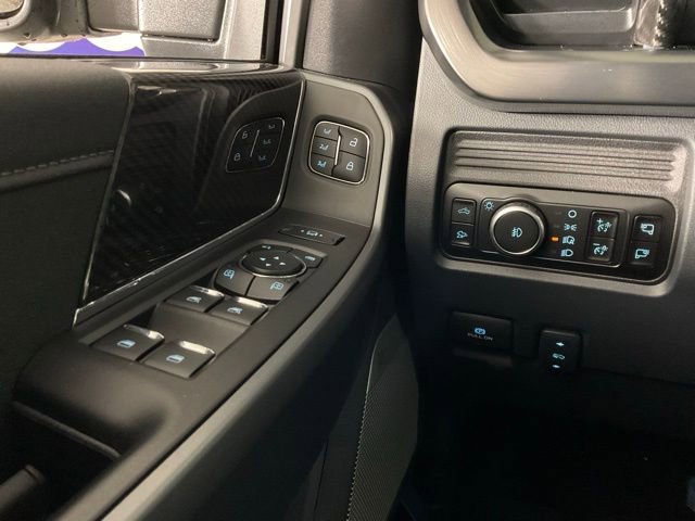New 2026 Ford F250 Lariat w/ Black Appearance Package image 19