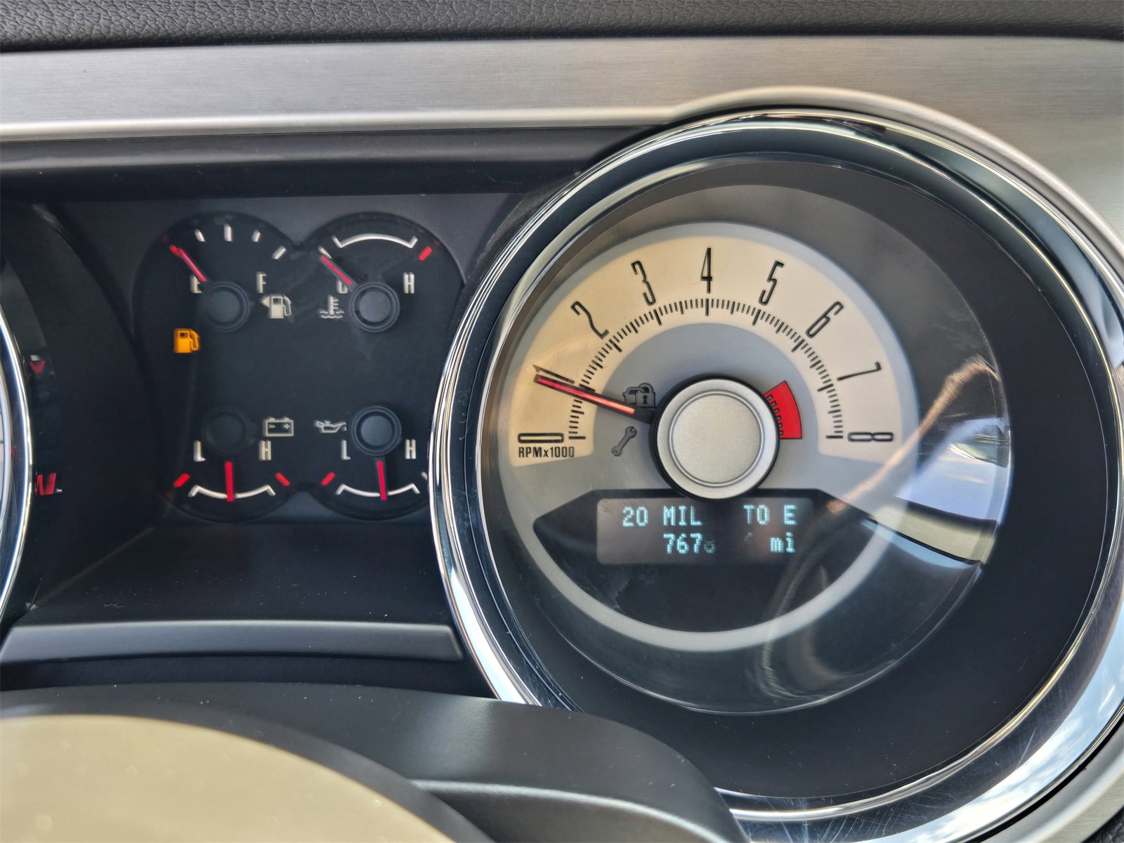 Used 2010 Ford Mustang GT image 14