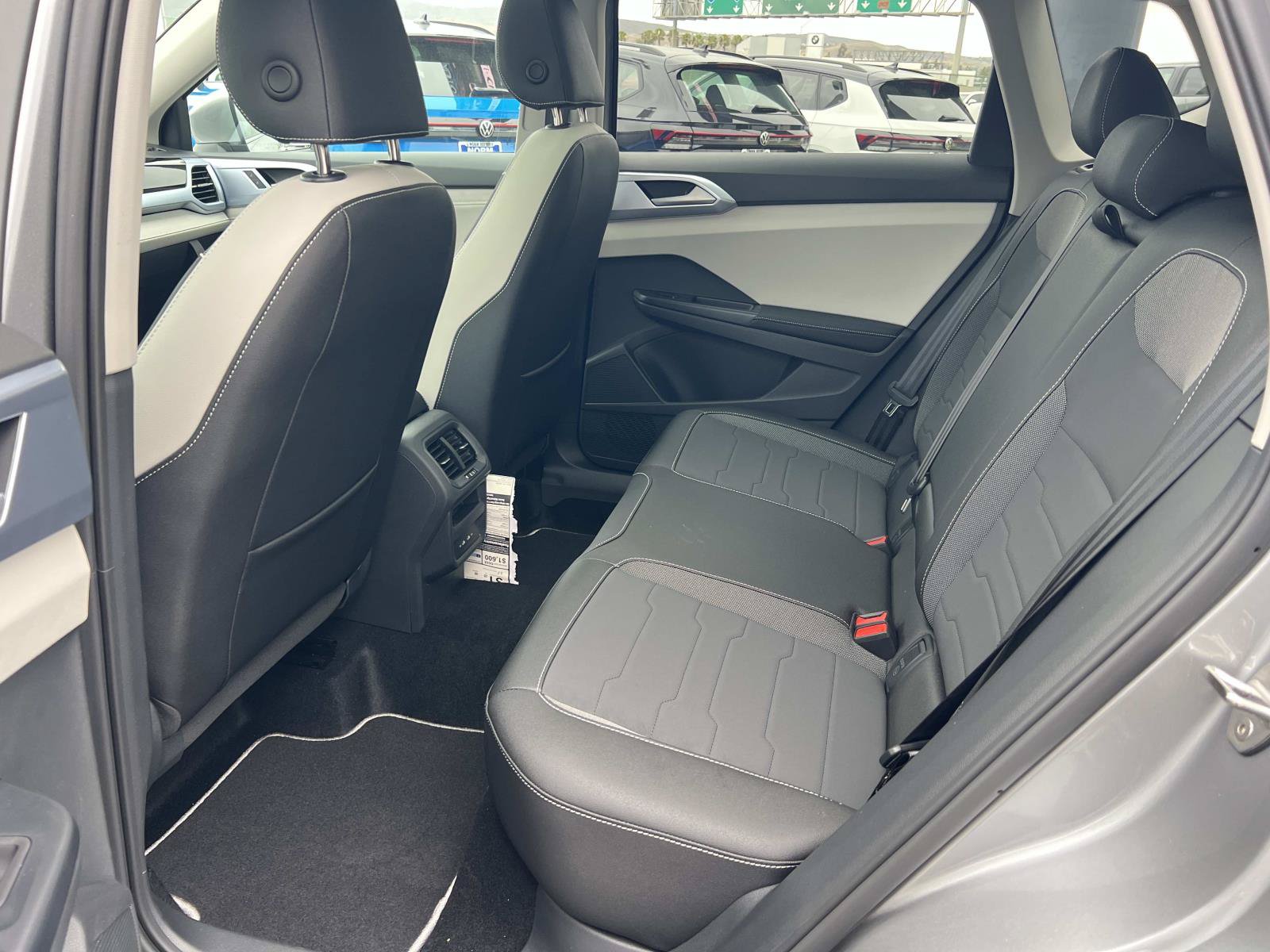 New 2026 Volkswagen Taos SE FWD image 21