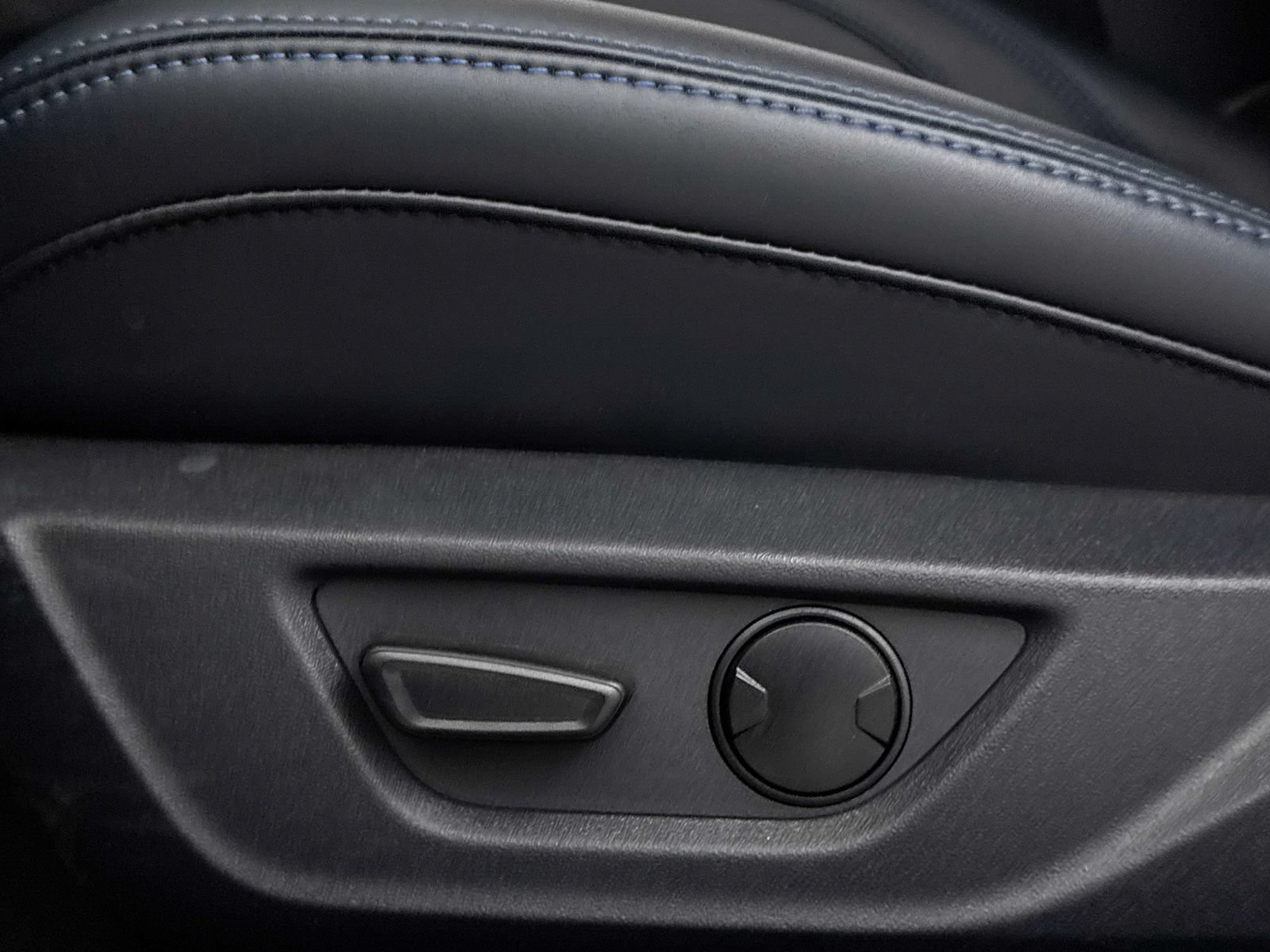 Used 2025 Ford Mustang Dark Horse RWD image 28