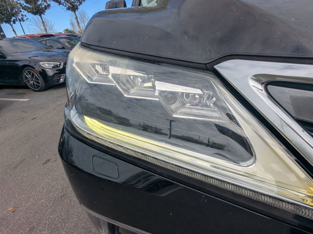 Used 2017 Lexus LX 570 4WD w/ Luxury Package image 9