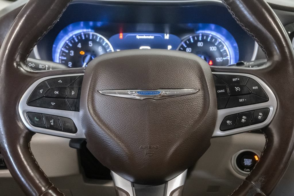 Used 2019 Chrysler Pacifica Touring-L Plus w/ Advanced Safetytec Group FWD image 14