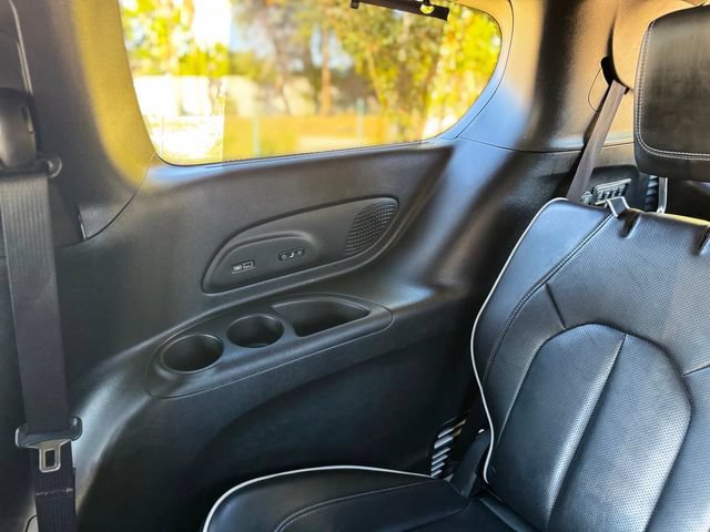 Used 2018 Chrysler Pacifica Limited w/ Advanced Safetytec Group FWD image 47