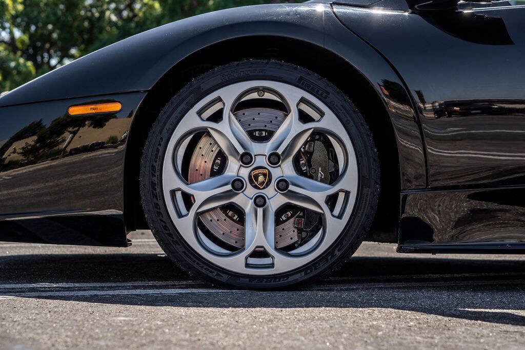 Used 2006 Lamborghini Murcielago Roadster image 30