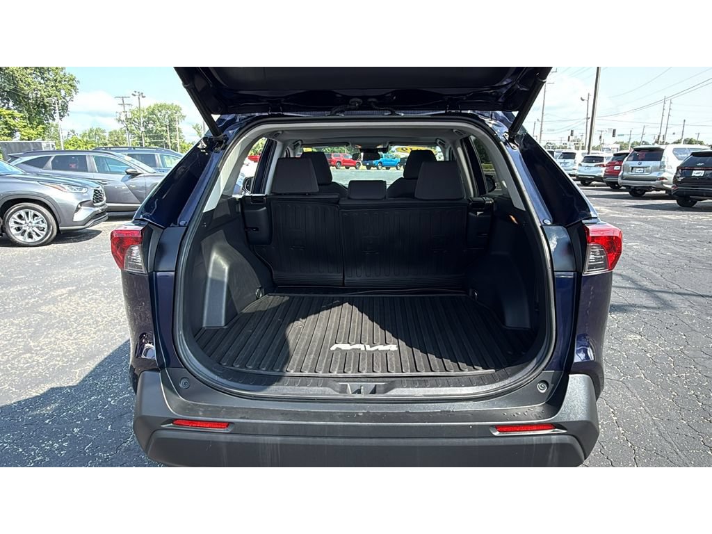 Used 2019 Toyota RAV4 XLE w/ Convenience Package AWD/4WD image 7