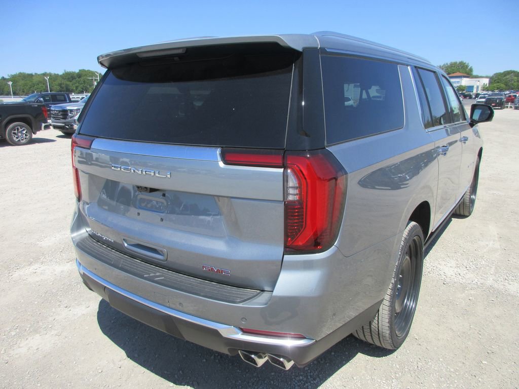 New 2026 GMC Yukon XL Denali w/ Denali Reserve Package AWD/4WD image 4