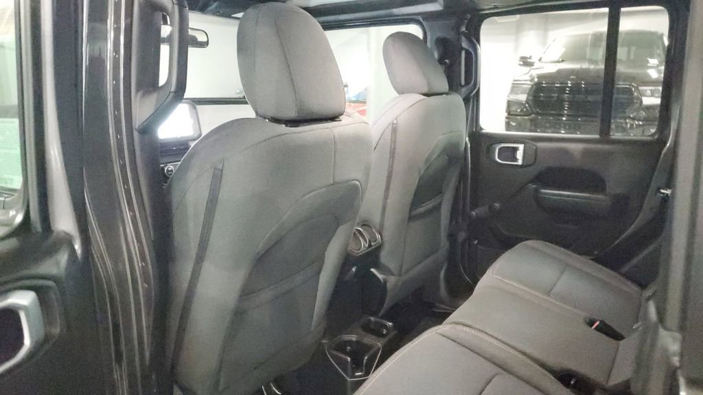 Used 2024 Jeep Gladiator Sport image 14