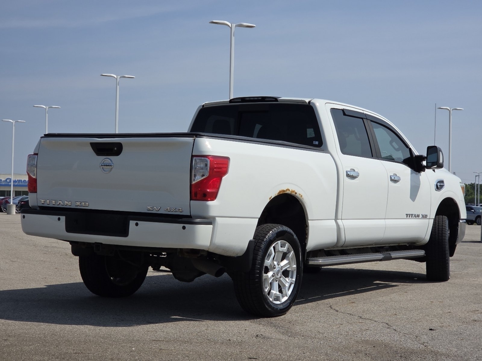 Used 2017 Nissan Titan SV AWD/4WD image 17