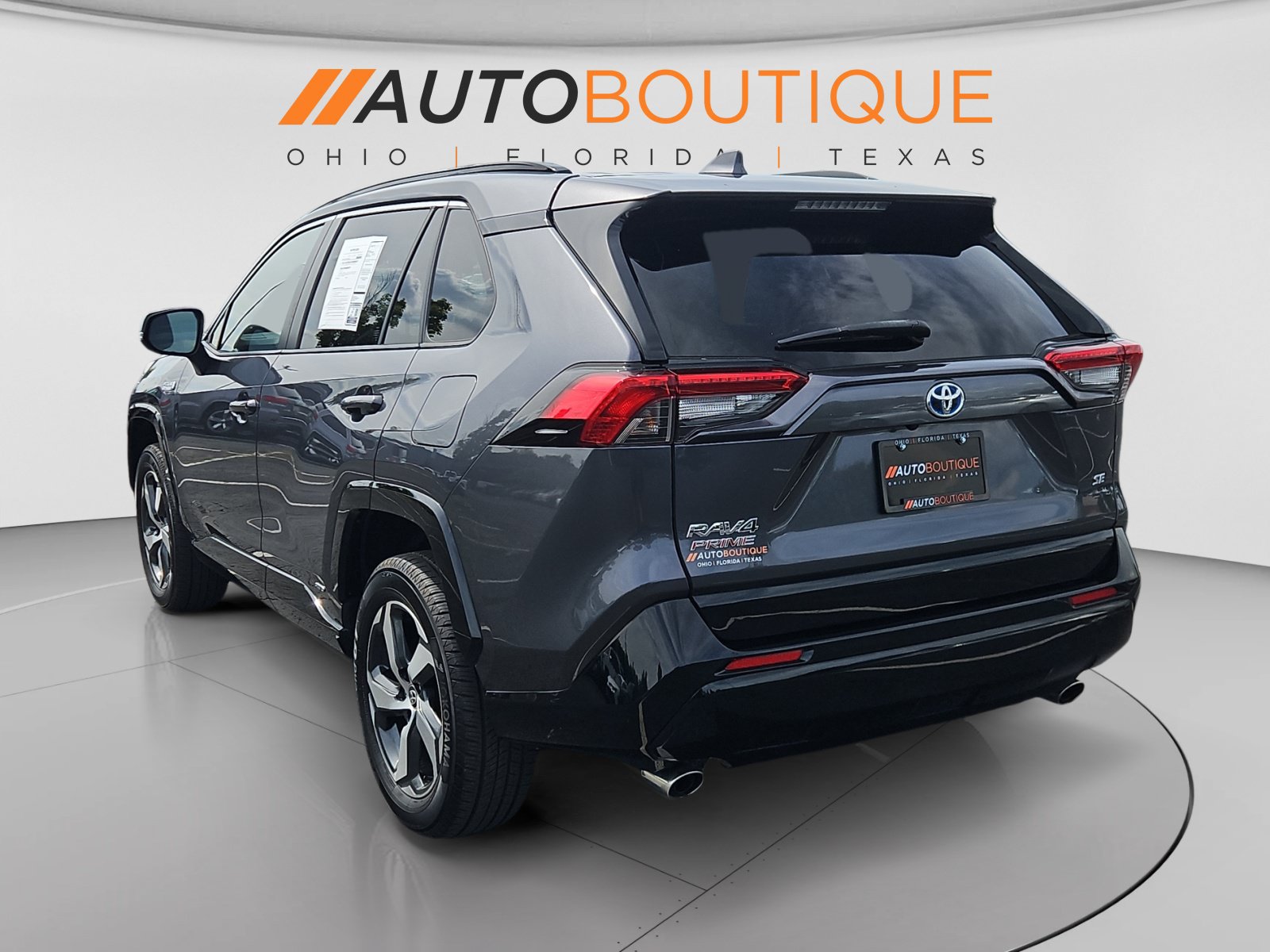 Used 2022 Toyota RAV4 SE AWD/4WD image 3