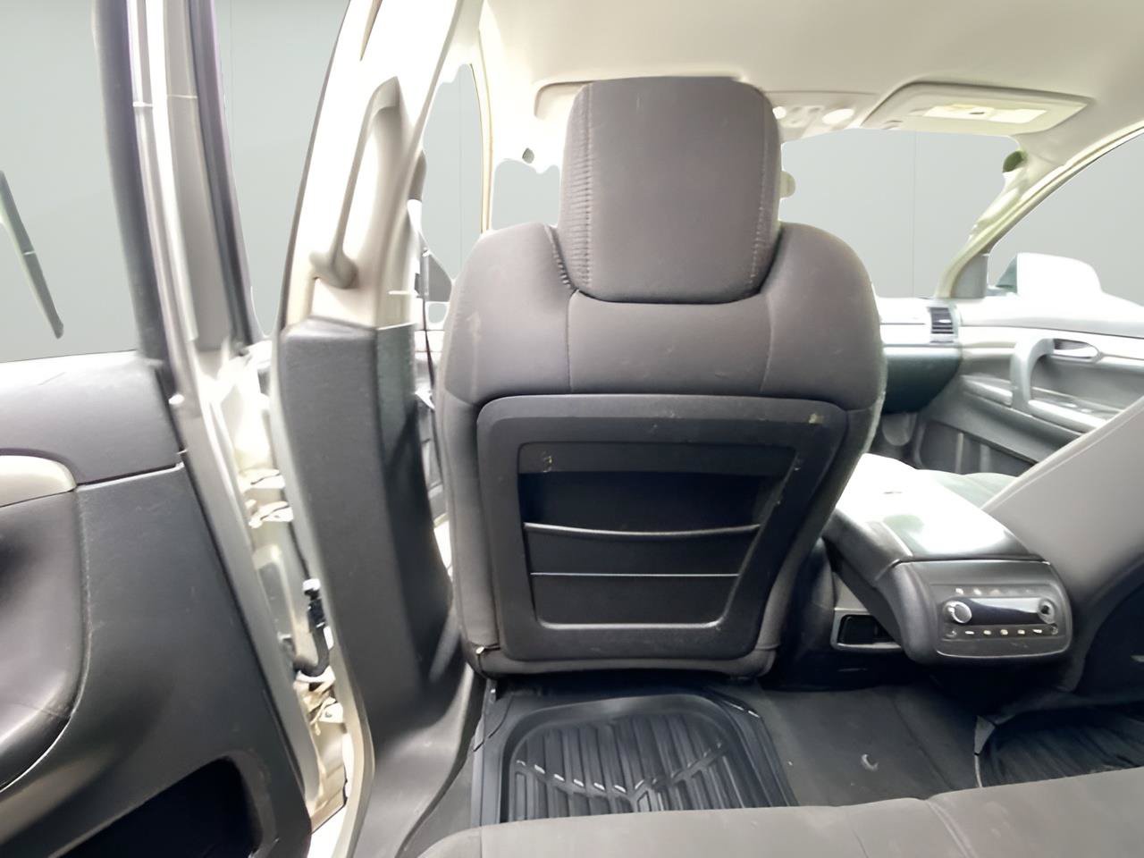 Used 2007 Saturn Outlook XE w/ Advanced Audio Pkg FWD image 36
