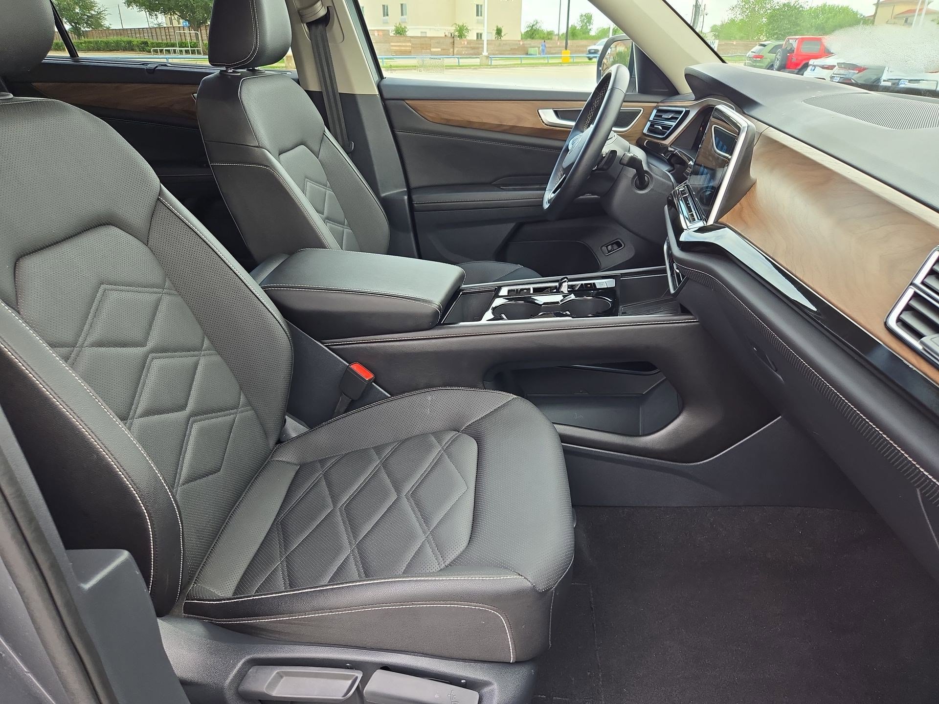 Used 2025 Volkswagen Atlas SE FWD image 31