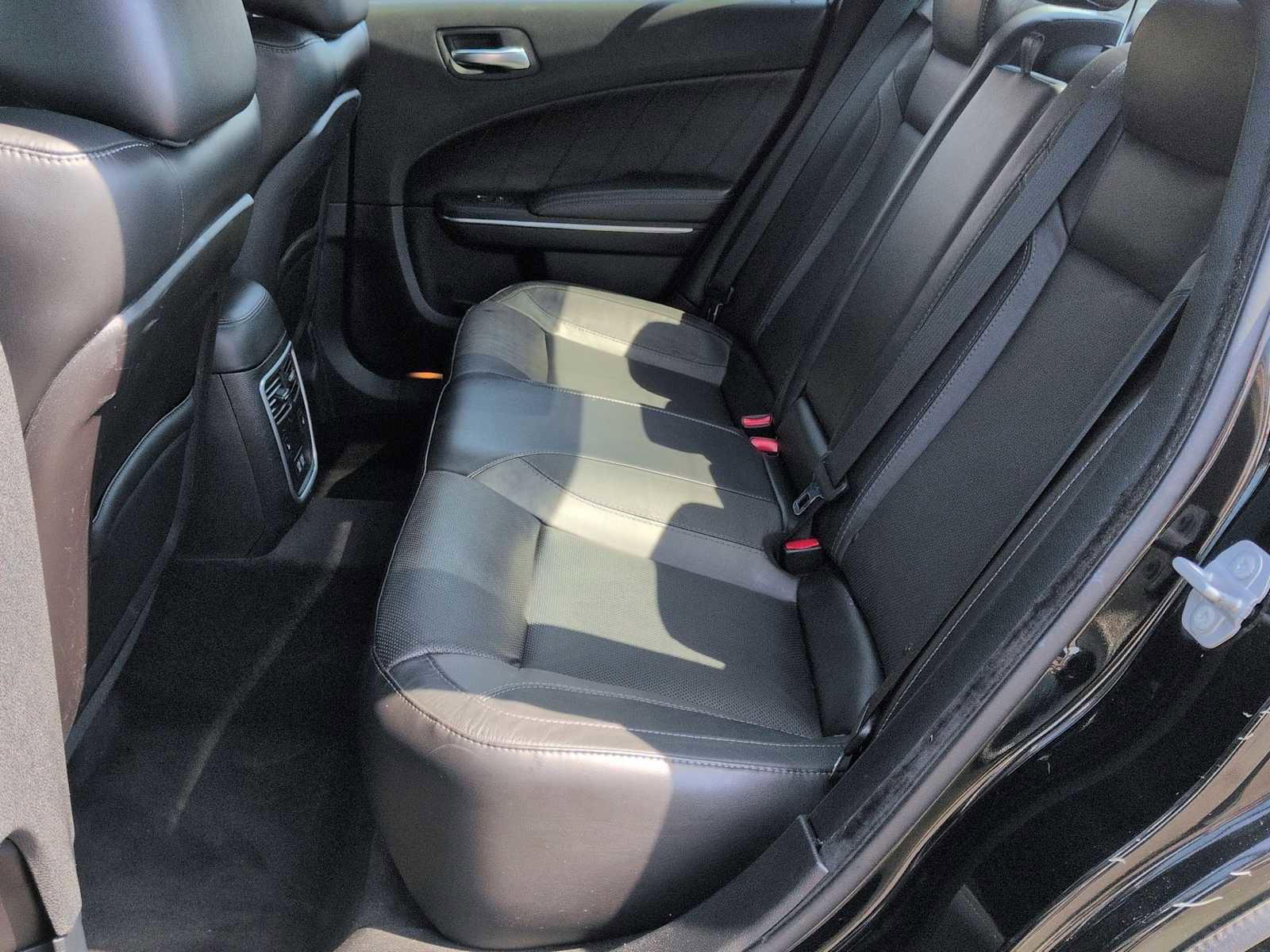Used 2018 Dodge Charger R/T w/ Plus Group RWD image 20