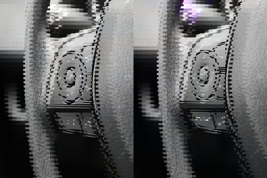 Used 2024 Toyota RAV4 LE image 18