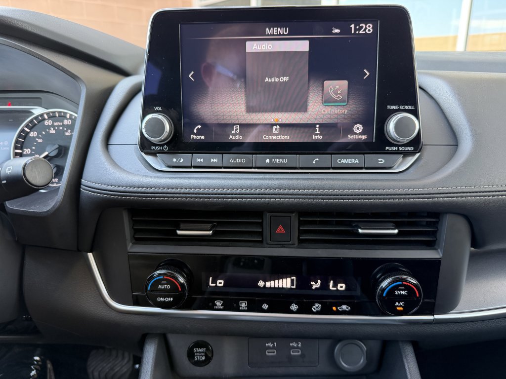 Used 2025 Nissan Rogue SV image 18