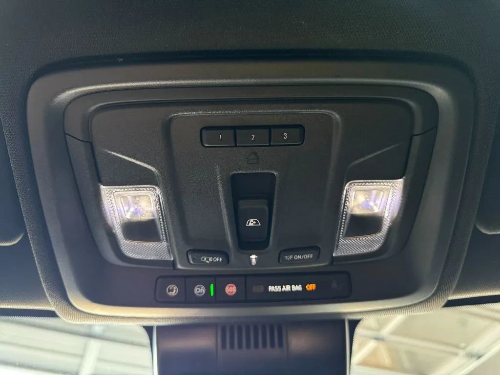 Used 2024 Chevrolet Silverado 1500 High Country w/ Technology Package image 19