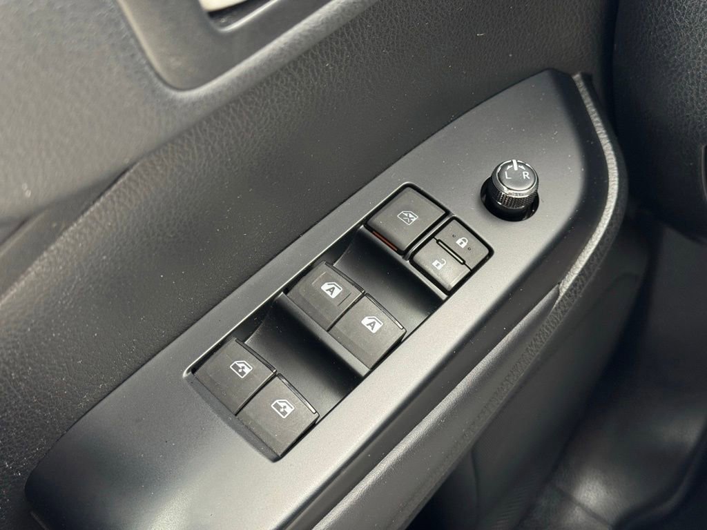 Used 2018 Toyota Highlander SE image 33