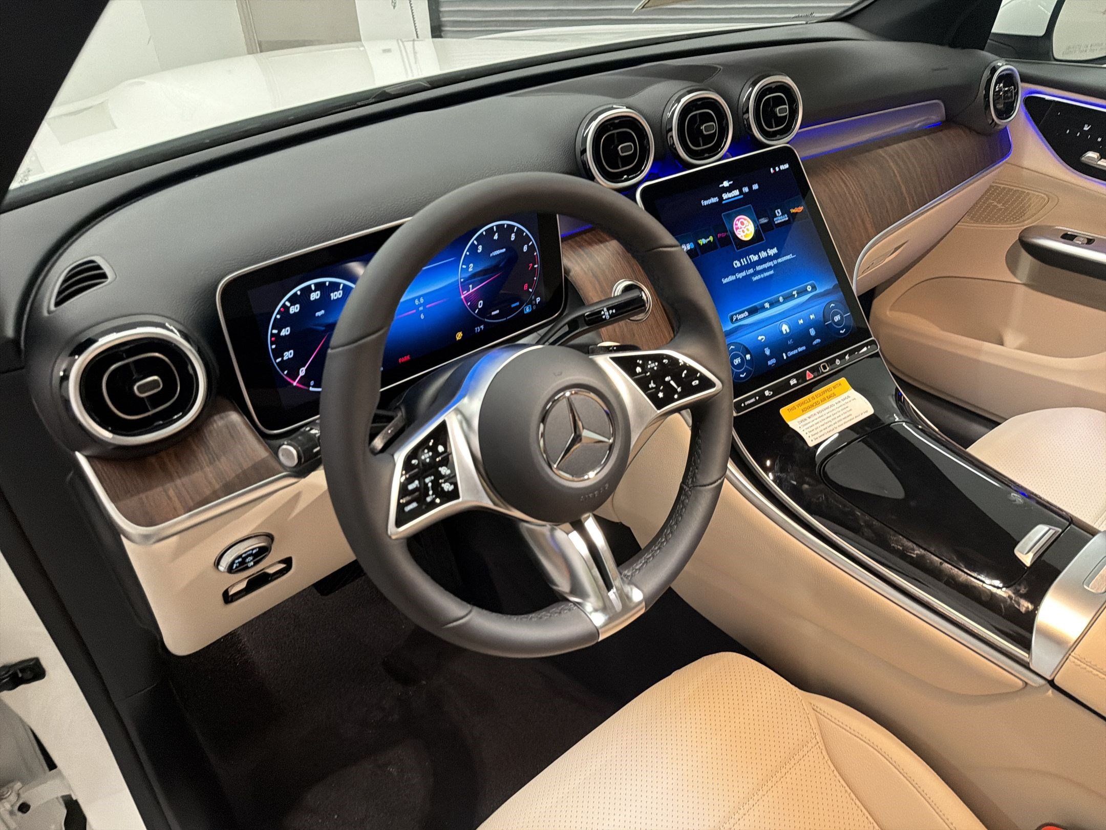 Used 2026 Mercedes-Benz GLC 300 image 4