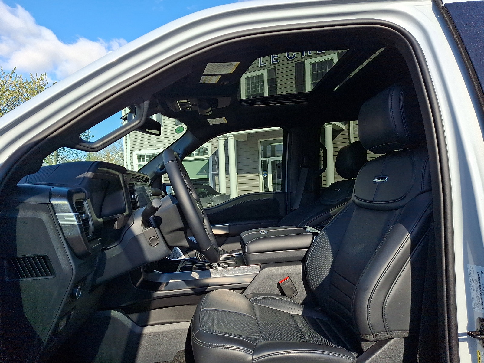 Used 2025 Ford F150 Platinum w/ Equipment Group 702A High image 14