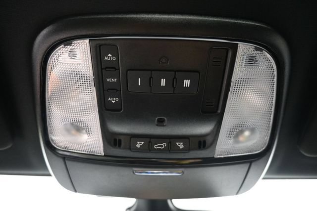 Used 2025 Dodge Durango R/T AWD/4WD image 35