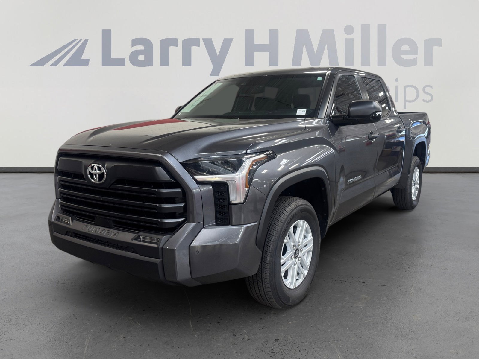 Certified 2026 Toyota Tundra SR5 w/ SR5 Convenience Package AWD/4WD image 1