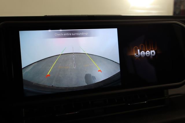 Used 2025 Jeep Wrangler Sport image 39