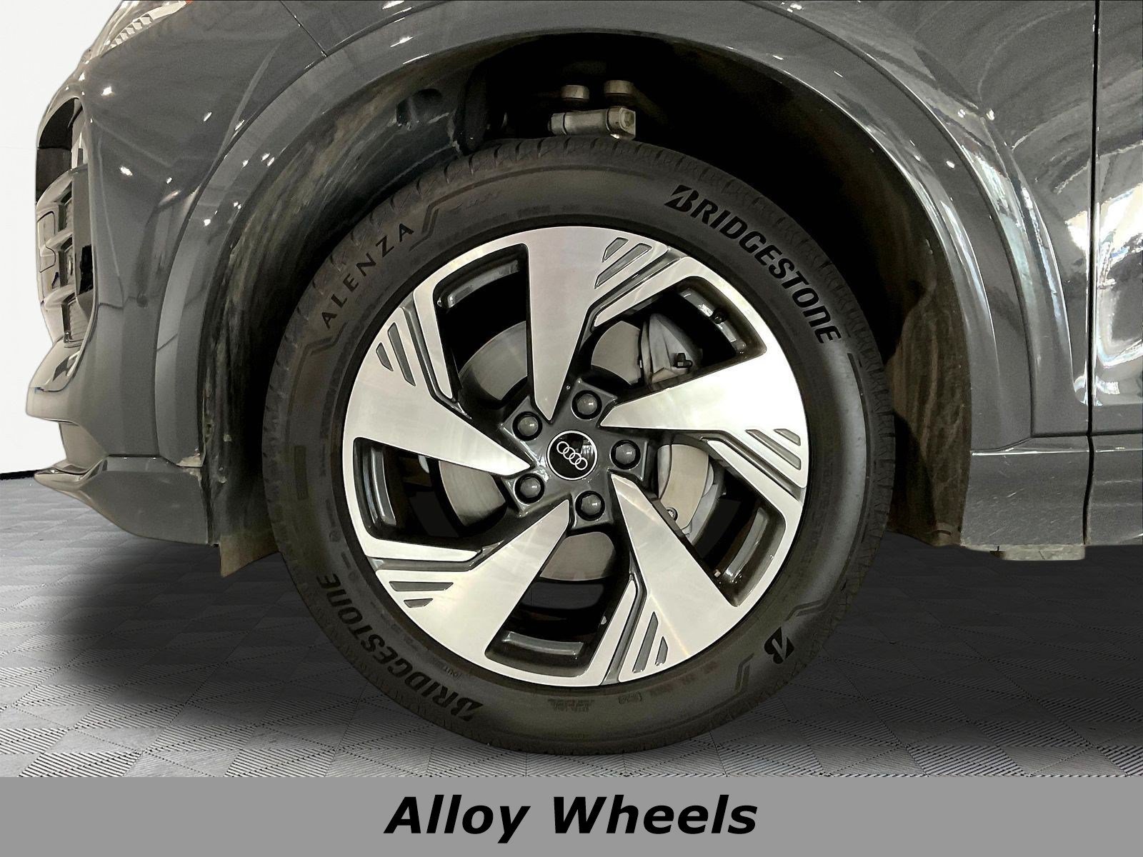 Used 2025 Audi Q6 e-tron Premium Plus AWD/4WD image 34