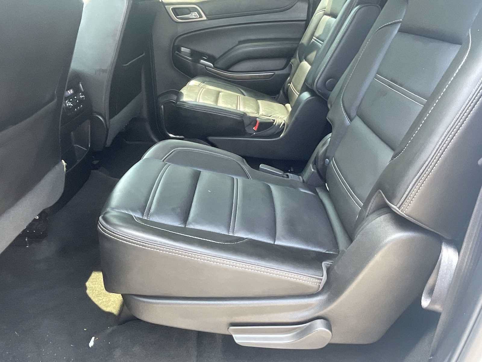 Used 2018 GMC Yukon XL Denali w/ Denali Ultimate Package RWD image 9