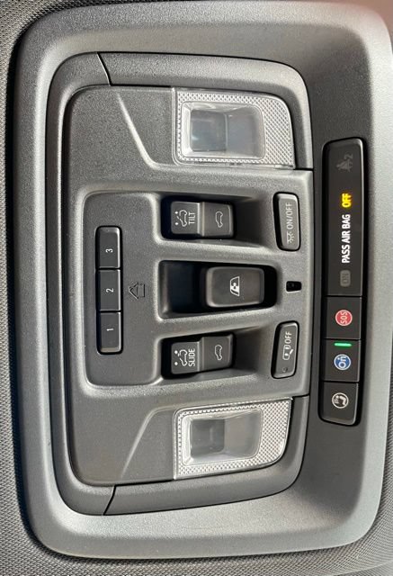 Used 2019 Chevrolet Silverado 1500 High Country w/ Technology Package AWD/4WD image 22