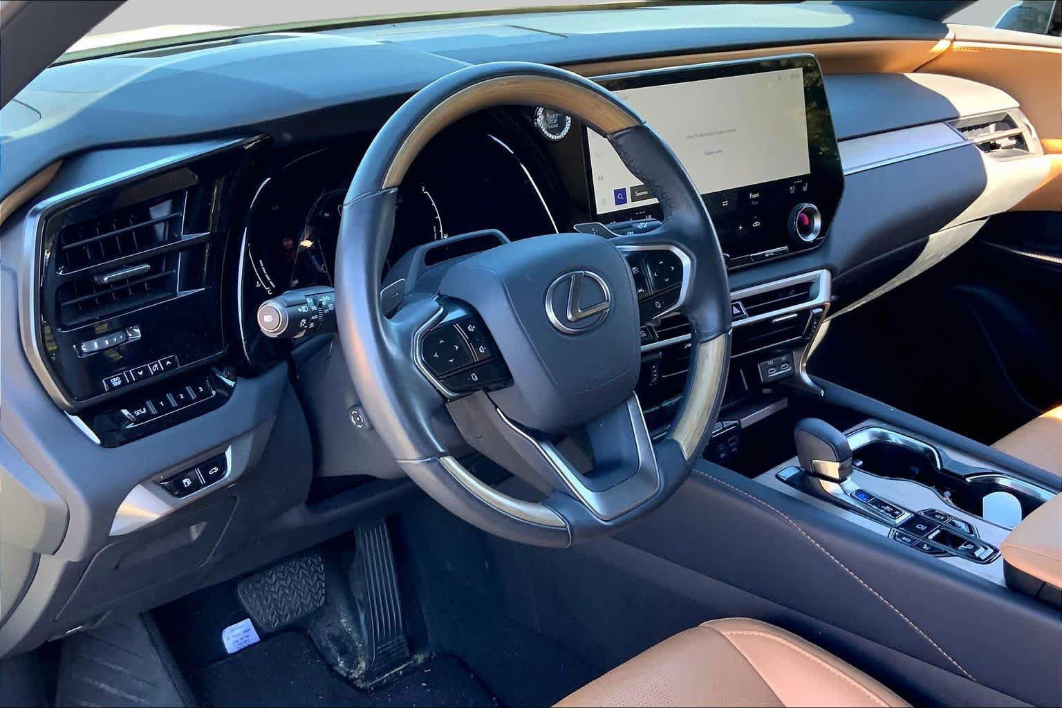 Used 2023 Lexus RX 350 Premium Plus w/ Cold Area Package AWD/4WD image 18