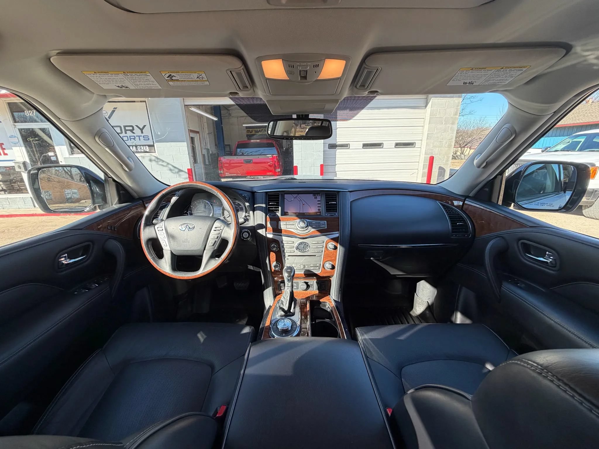 Used 2018 INFINITI QX80 4WD w/ Driver Assistance Package image 11