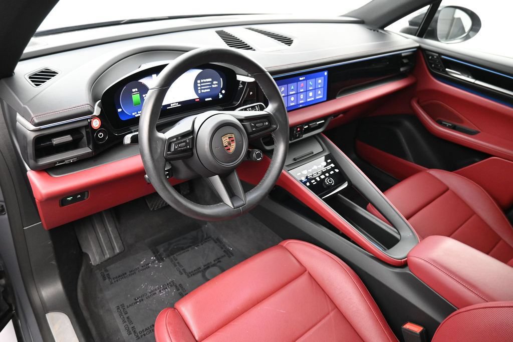 Certified 2025 Porsche Macan Electric RWD image 4