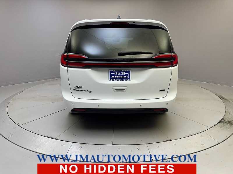 Used 2024 Chrysler Pacifica Touring-L w/ S Appearance Package AWD/4WD image 4
