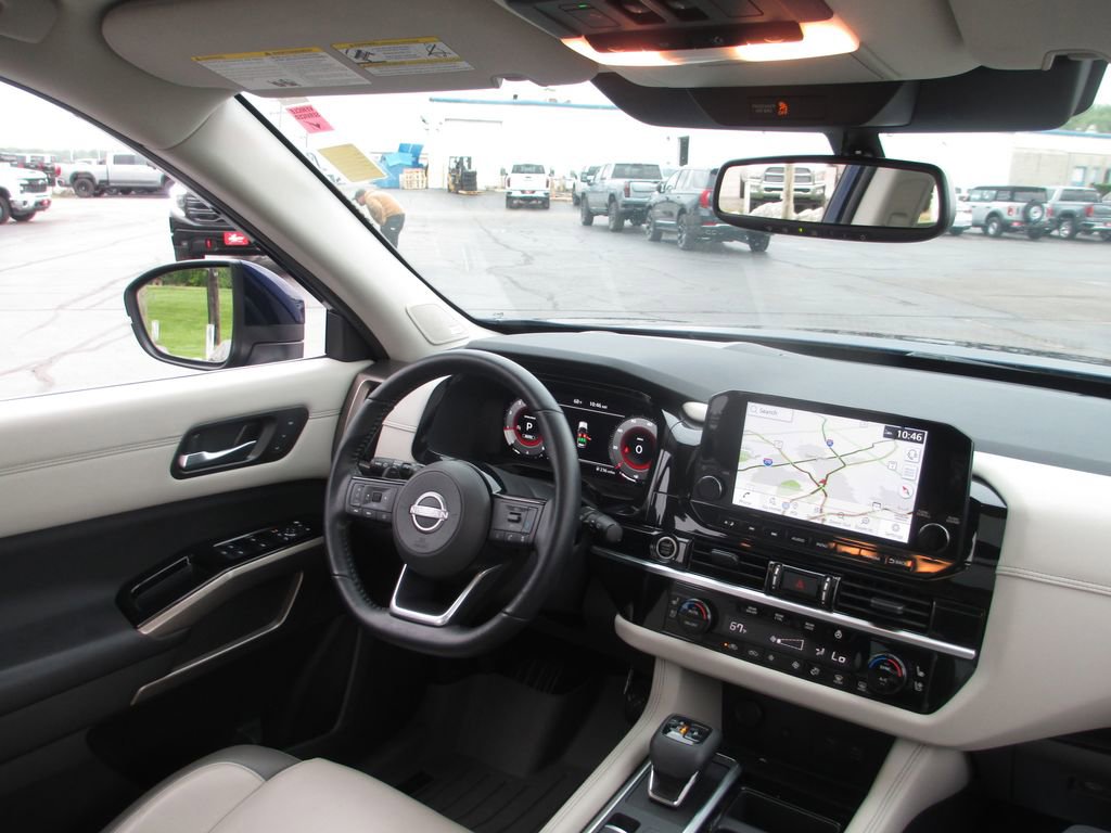 Used 2022 Nissan Pathfinder Platinum w/ Lighting Package (N93) AWD/4WD image 28