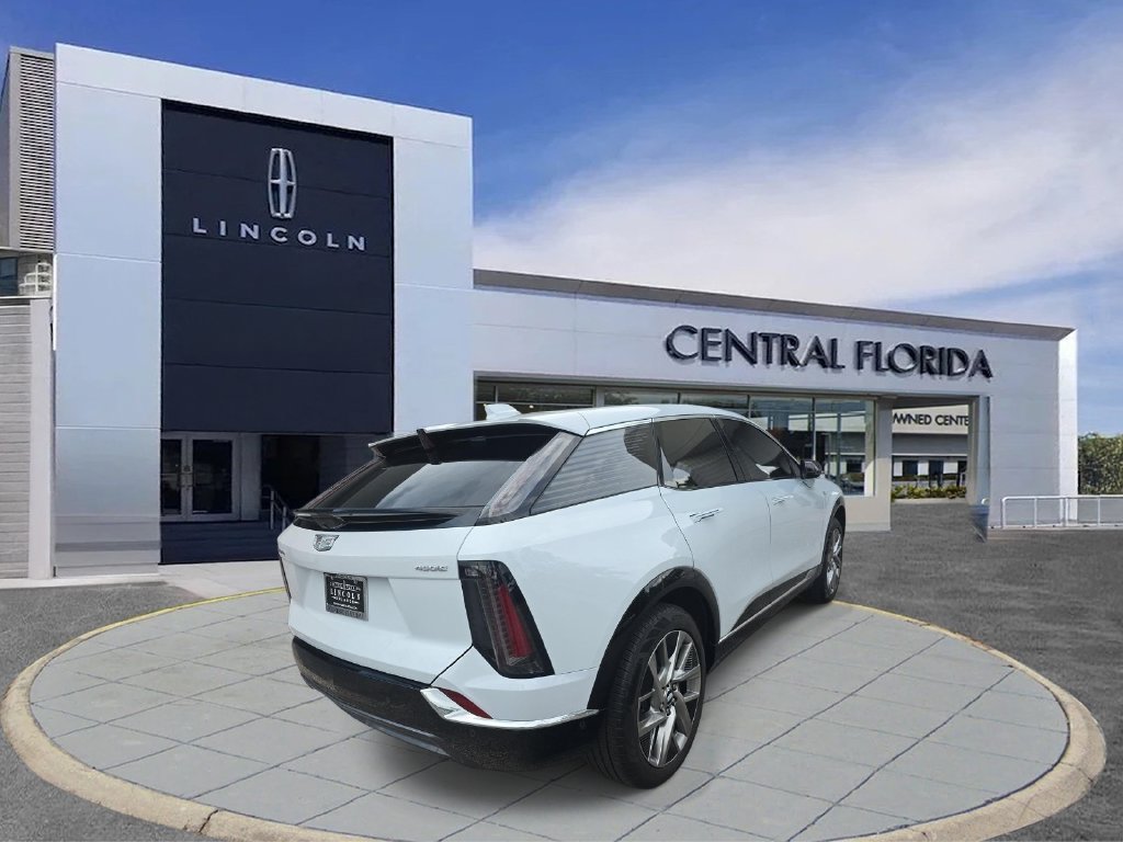 Used 2026 Cadillac Optiq Luxury 2 w/ LPO, Floor Liner Package RWD image 3