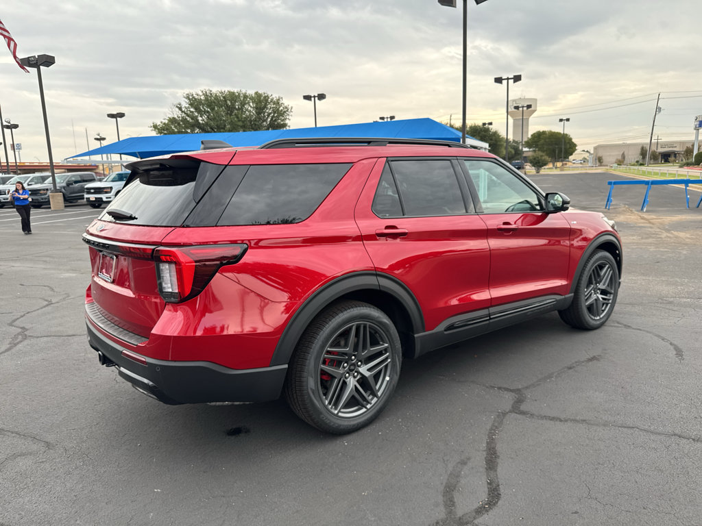 New 2026 Ford Explorer ST-Line w/ ST-Line Street Pack RWD image 5