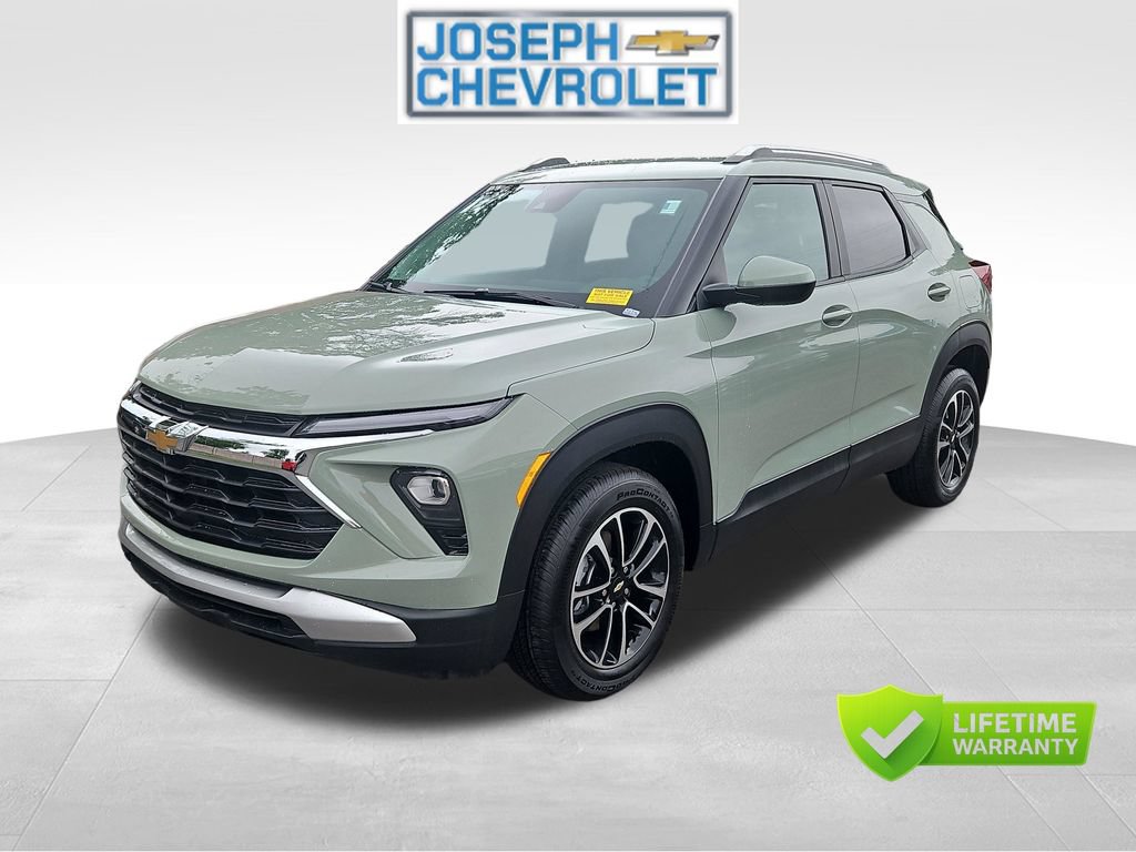 Used 2026 Chevrolet TrailBlazer LT FWD image 2