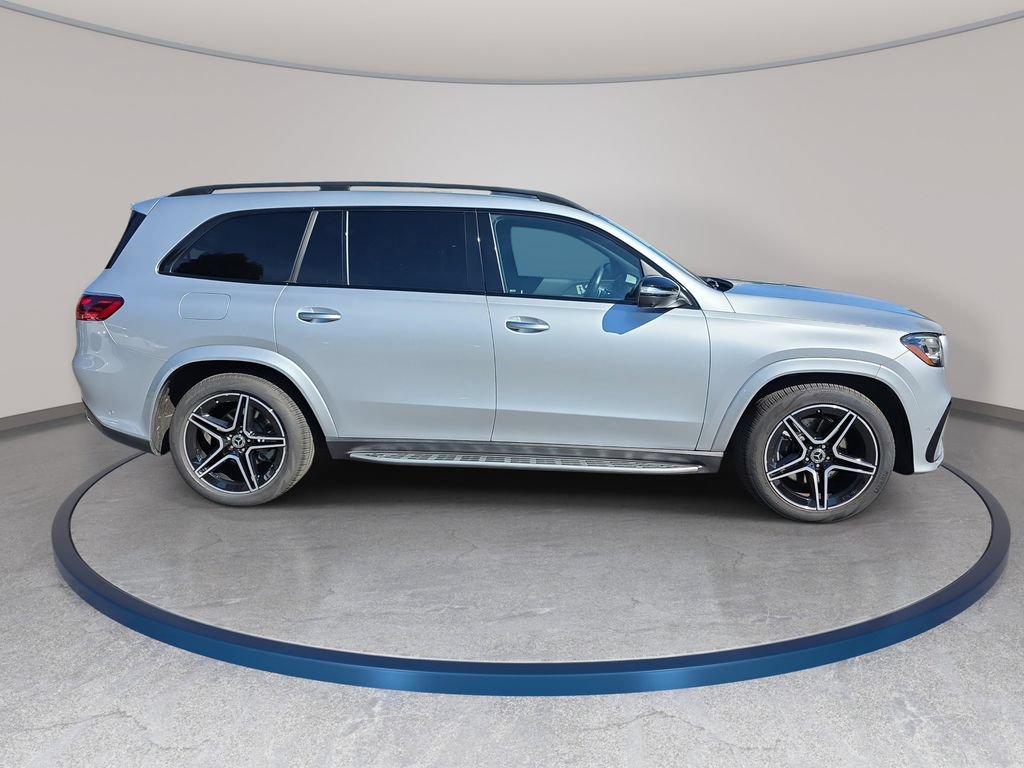 Used 2025 Mercedes-Benz GLS 450 4MATIC w/ AMG Line Exterior image 5