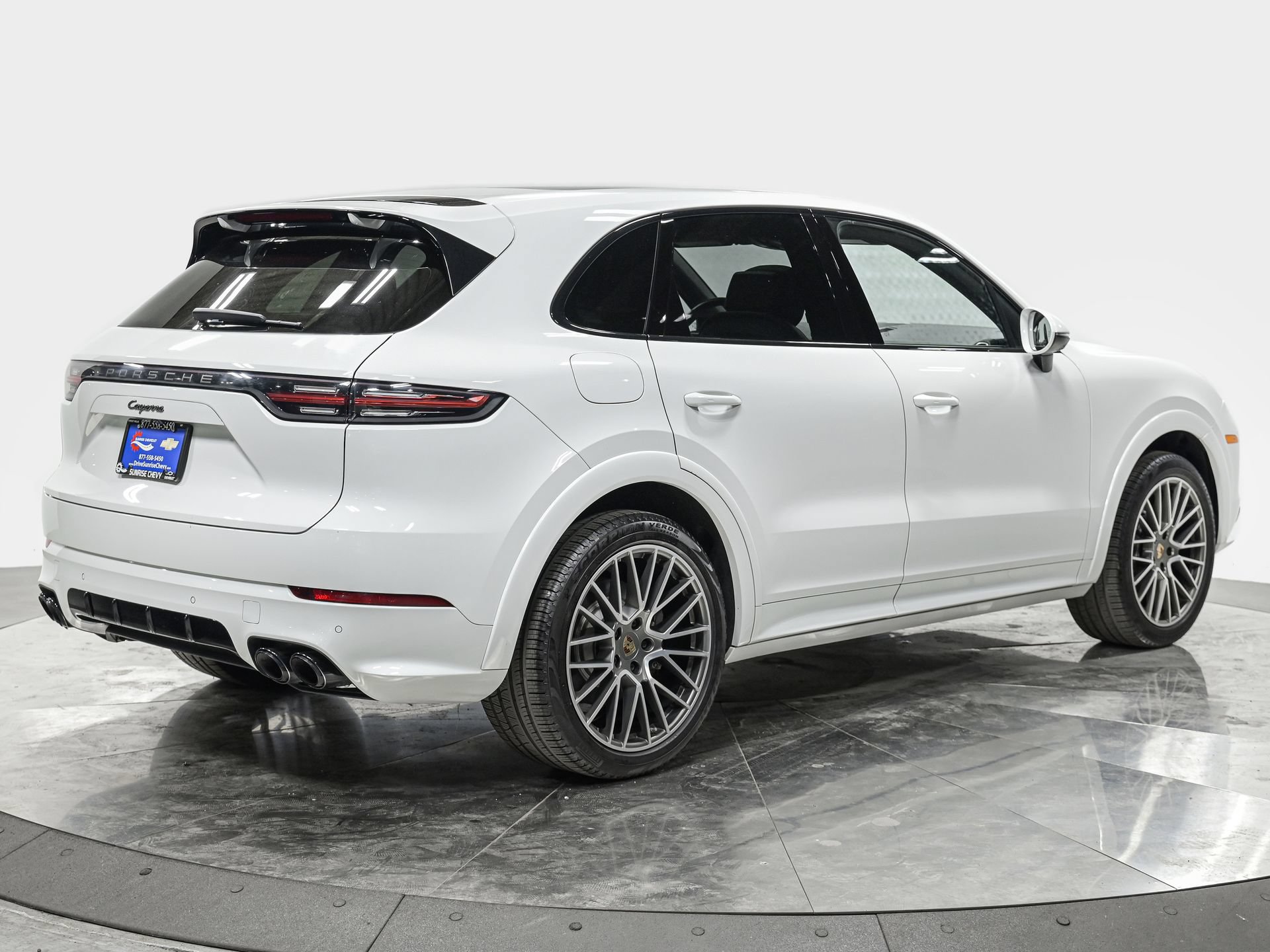 Used 2022 Porsche Cayenne Platinum Edition AWD/4WD image 7