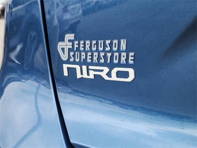 New 2025 Kia Niro SX Touring image 6