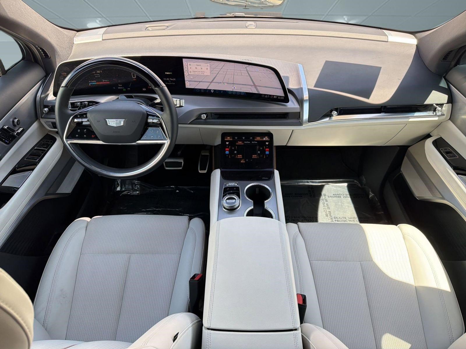 Certified 2026 Cadillac Vistiq Luxury image 15