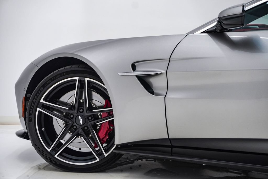 Used 2025 Aston Martin V8 Vantage Roadster RWD image 14