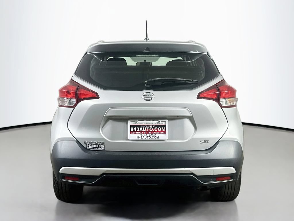 Used 2019 Nissan Kicks SR w/ SR Premium Package FWD image 6