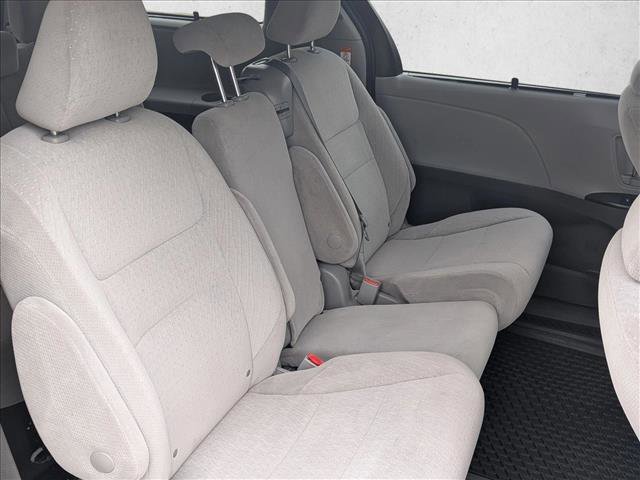Used 2020 Toyota Sienna LE image 20